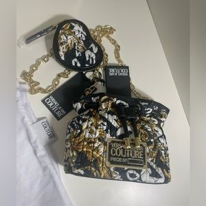 🐆New Versace jeans couture bucket bag 🐆